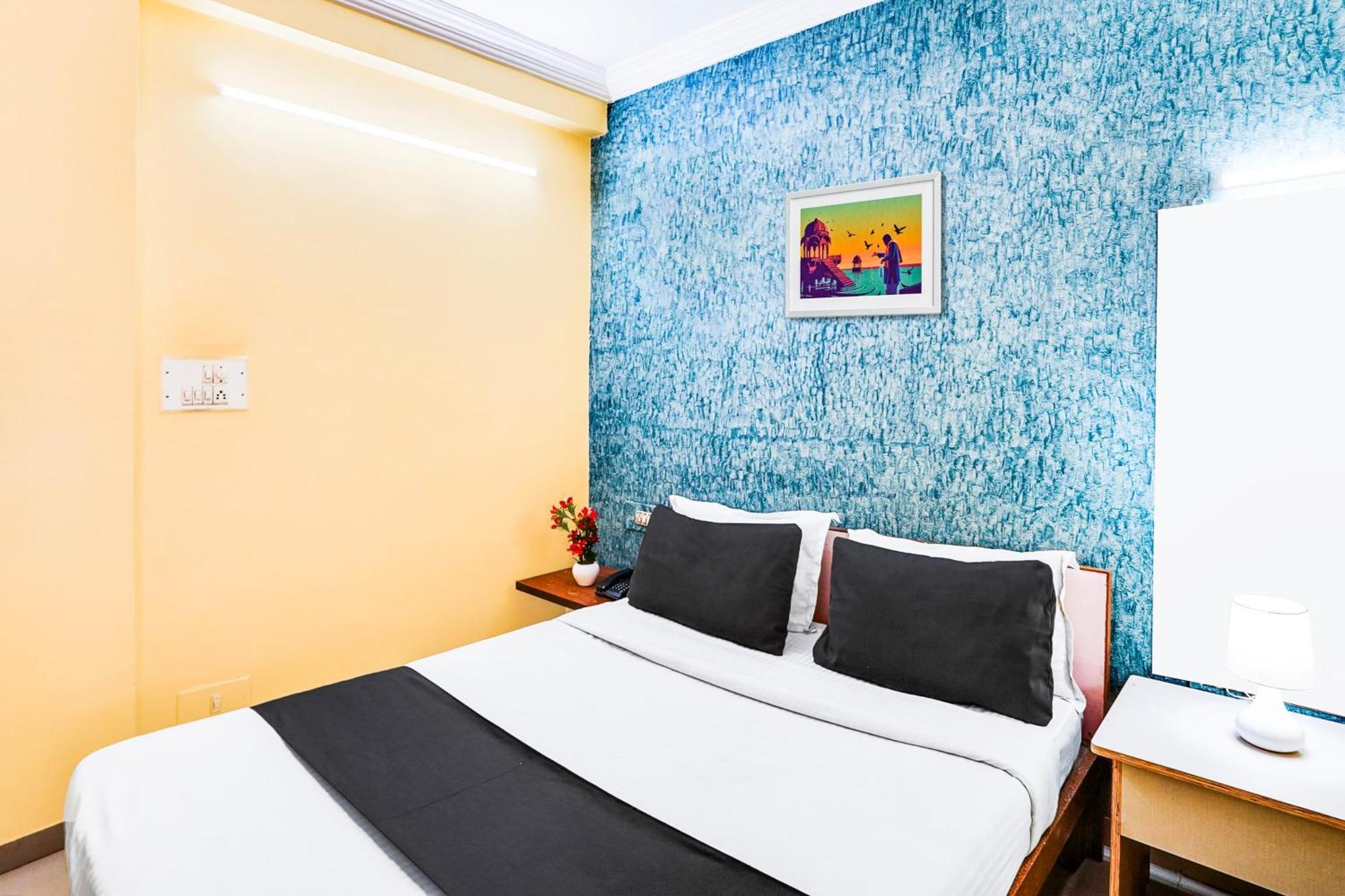 Hotel O Vibrant Residency Ahmedabad Exterior photo